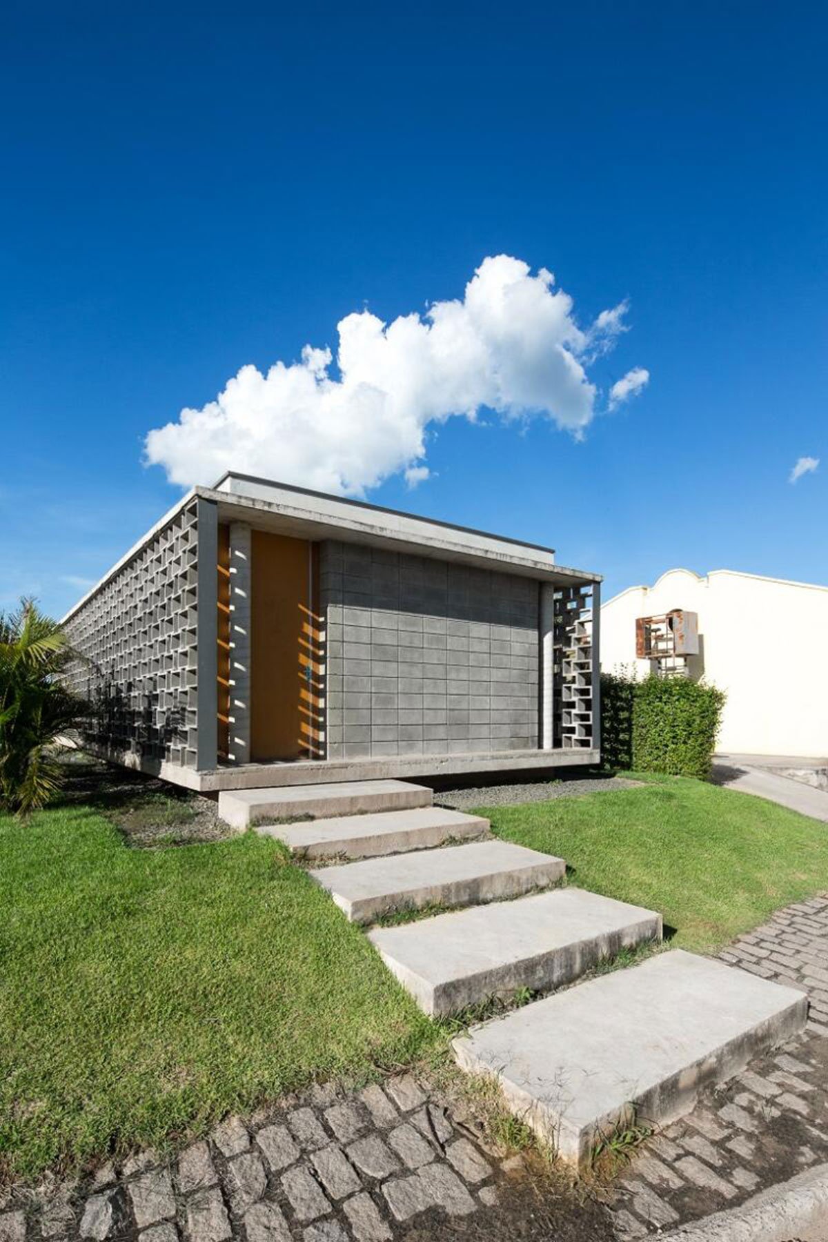 Refectory & Dressing Room | Bruno Rossi Arquitetos + Andre Scarpa Arq