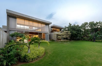 The House of Courtyards | andblack + Modo designs