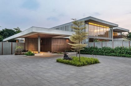 The House of Courtyards | andblack + Modo designs