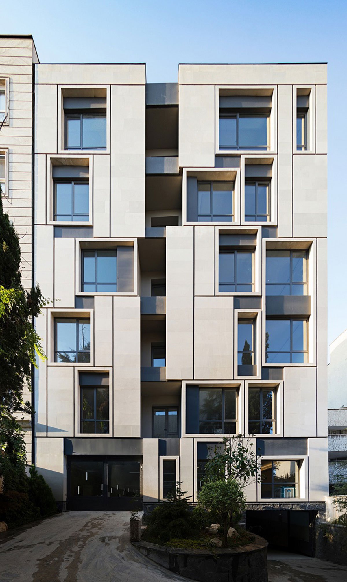 Niloofar 22 | Studio Saheb