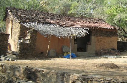 Ek bangla bane nyara