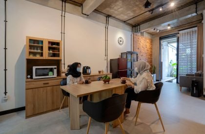 Trapezioma (Trapezoidal Brick + Omah (house)) | Andyrahman Architect