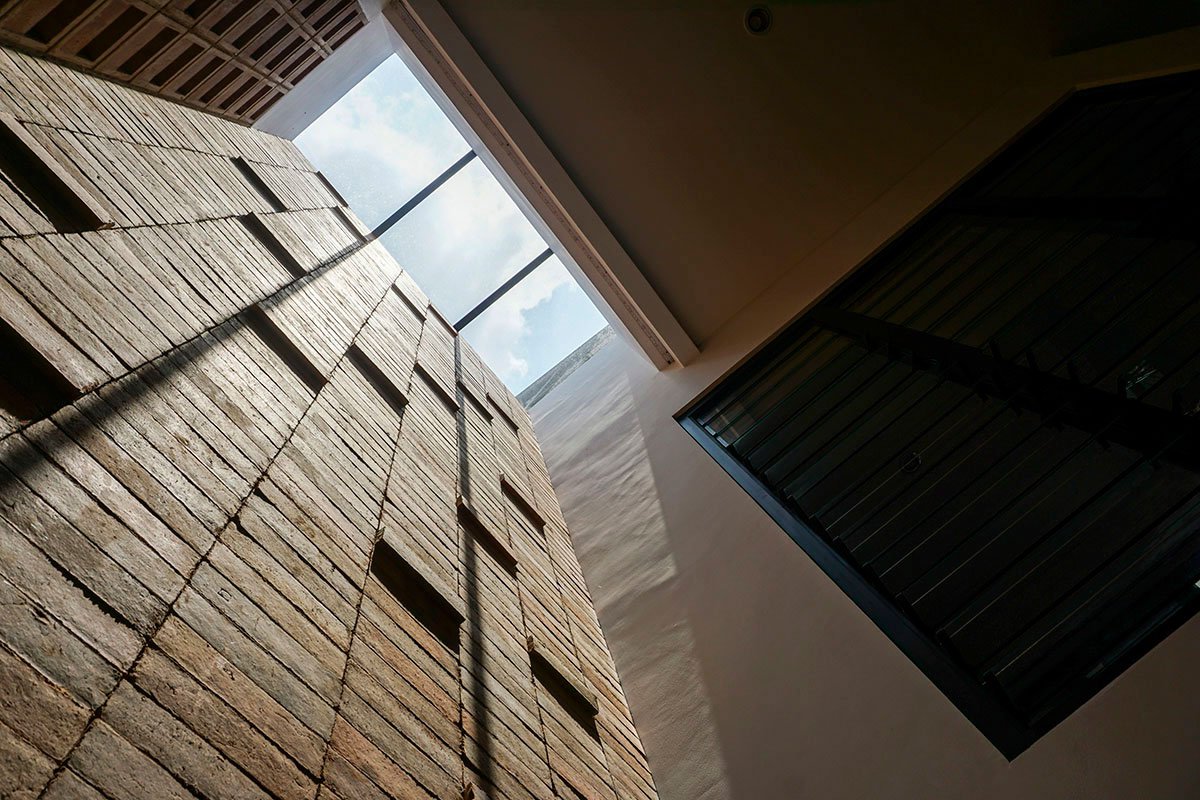 Trapezioma (Trapezoidal Brick + Omah (house)) | Andyrahman Architect