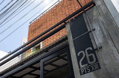 Trapezioma (Trapezoidal Brick + Omah (house)) | Andyrahman Architect