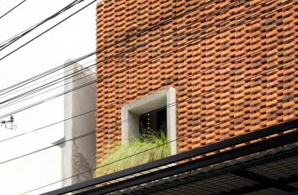 Trapezioma (Trapezoidal Brick + Omah (house)) | Andyrahman Architect