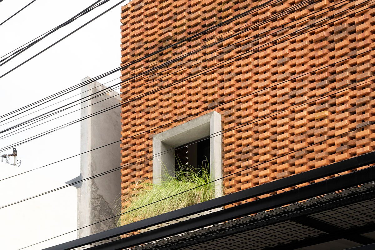 Trapezioma (Trapezoidal Brick + Omah (house)) | Andyrahman Architect