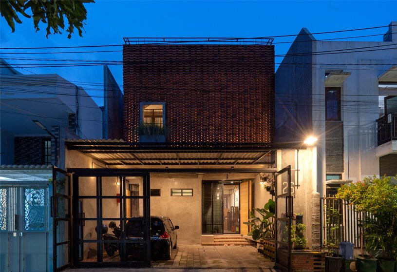 Trapezioma (Trapezoidal Brick + Omah (house)) | Andyrahman Architect