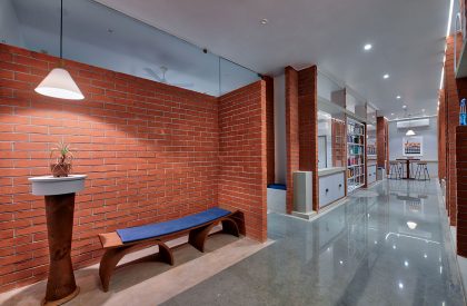 Kitaab Khana | Compartment S4