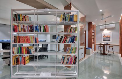 Kitaab Khana | Compartment S4