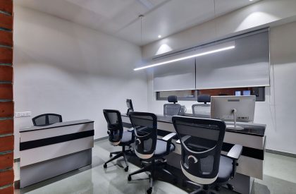 Kitaab Khana | Compartment S4