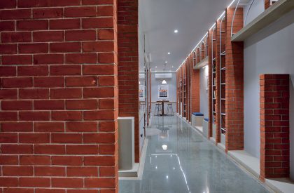 Kitaab Khana | Compartment S4