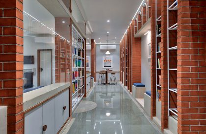 Kitaab Khana | Compartment S4