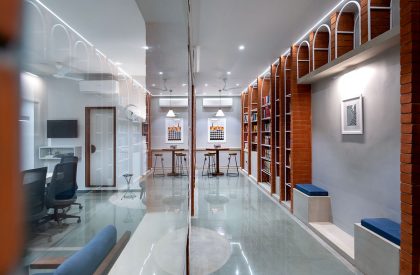 Kitaab Khana | Compartment S4
