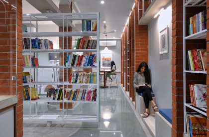 Kitaab Khana | Compartment S4