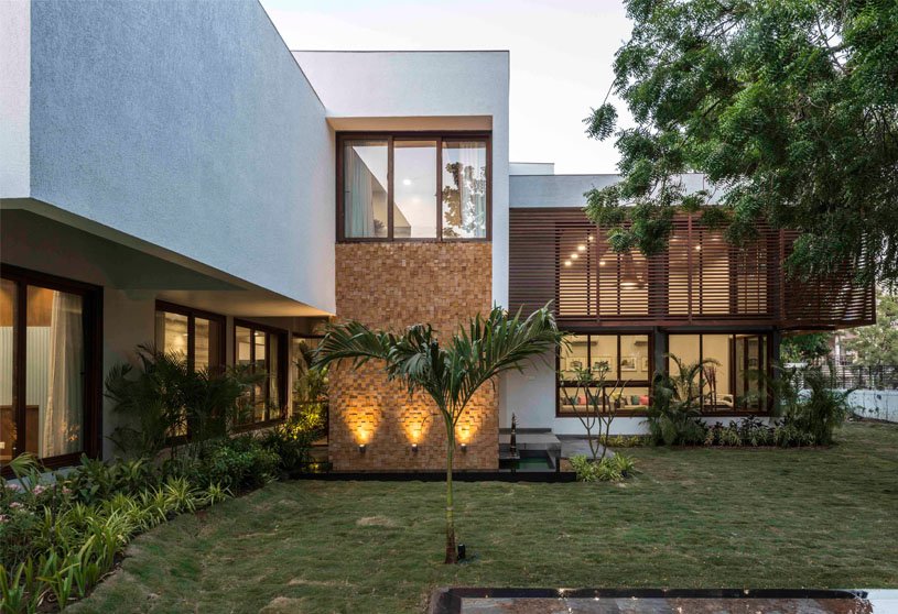 L House | tHE gRID Architects