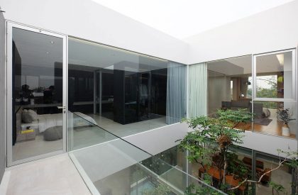 Mit Chit House | Looklen Architects