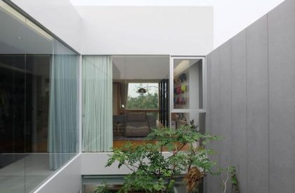 Mit Chit House | Looklen Architects