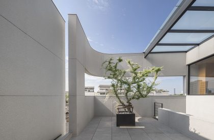 55 Sathorn House | Kuanchanok Pakavaleetorn Architects
