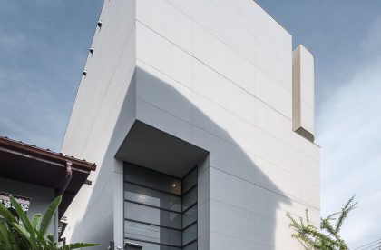 55 Sathorn House | Kuanchanok Pakavaleetorn Architects