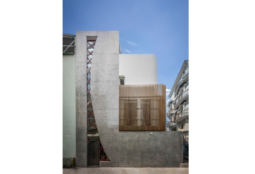 Alone House | Story Architecture