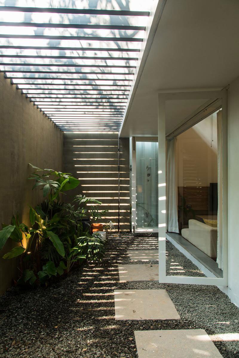 Side Yard | Studio Acis