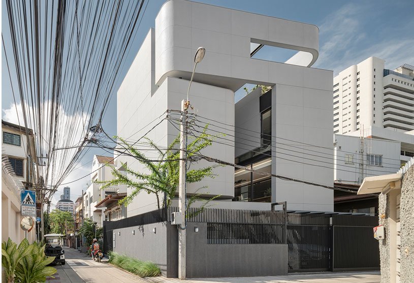 55 Sathorn House | Kuanchanok Pakavaleetorn Architects