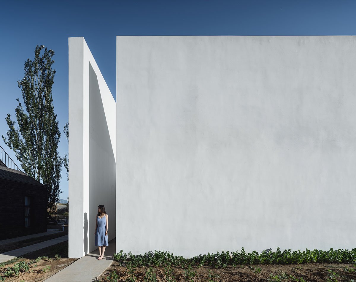 Strangers: Room with a rejected view | Wutopia Lab