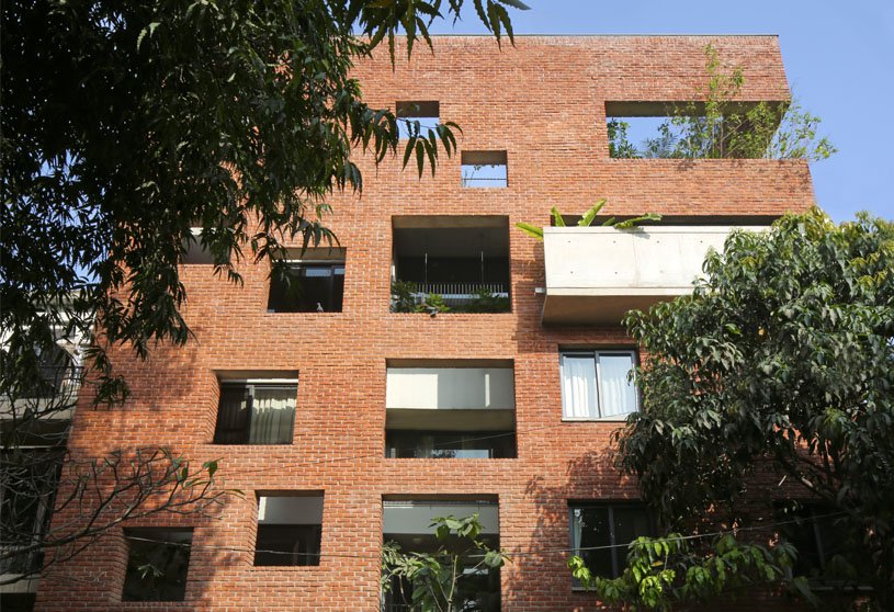 House with a Brick Veil | Studio Lotus
