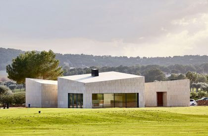 Stone Clubhouse | GRAS Arquitectos
