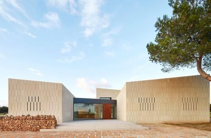 Stone Clubhouse | GRAS Arquitectos