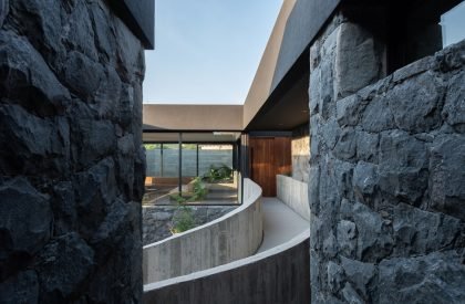 Casa Mono | Patio Estudio