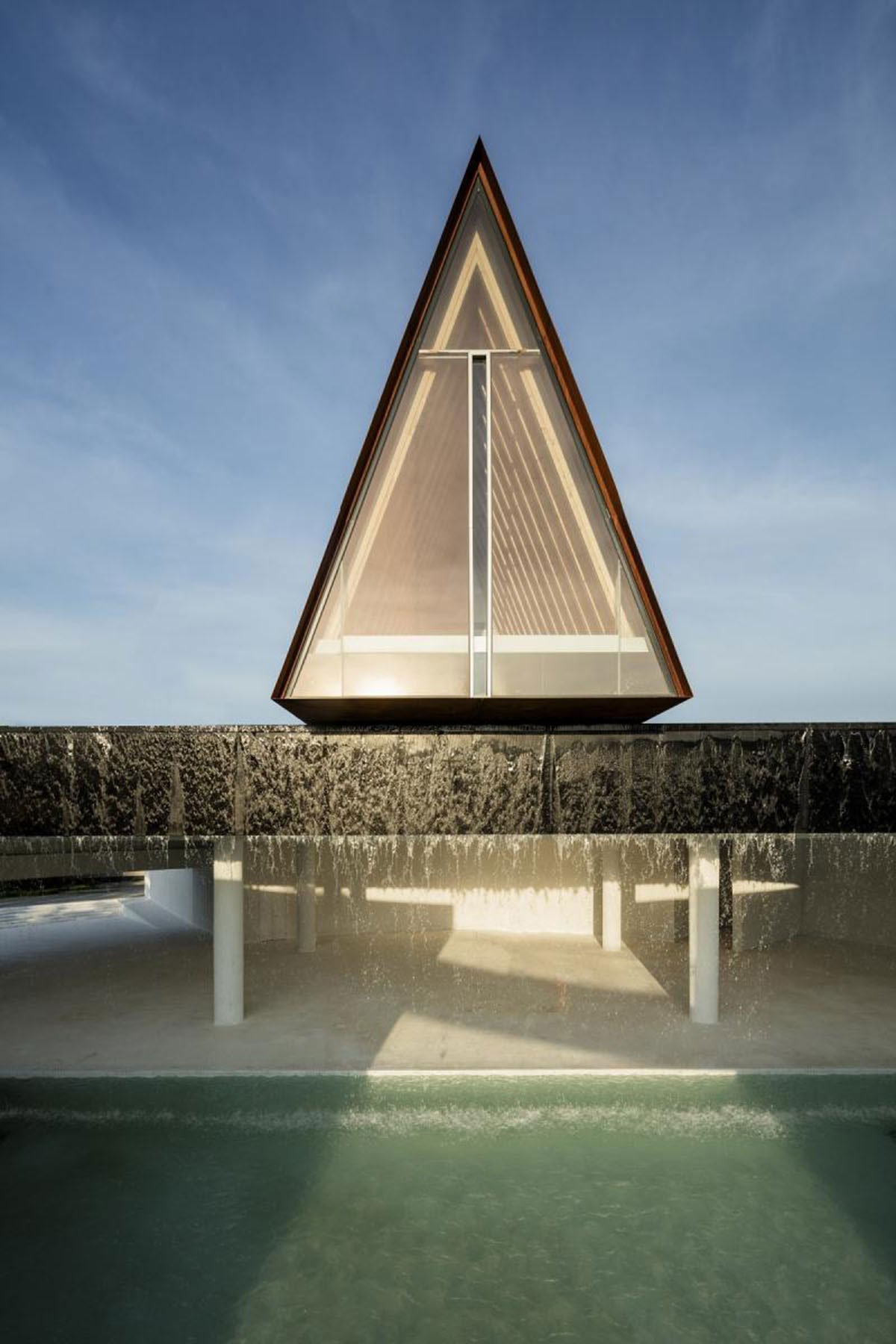 Dysis Chapel of Poly Shallow Sea, Sanya | UDG