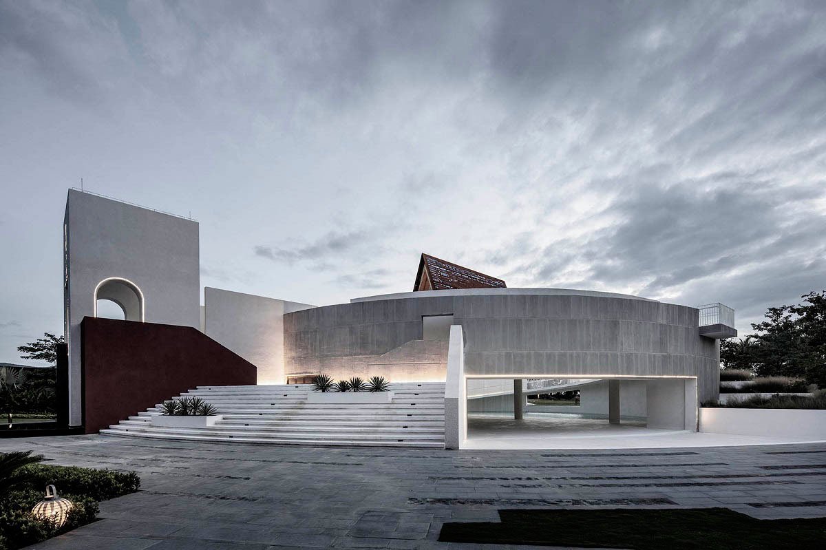 Dysis Chapel of Poly Shallow Sea, Sanya | UDG