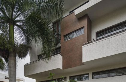 # 204 – Linear House | Int-Hab architecture+design Studio