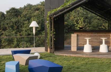 Aurelia - House under a pool | Shroffleon