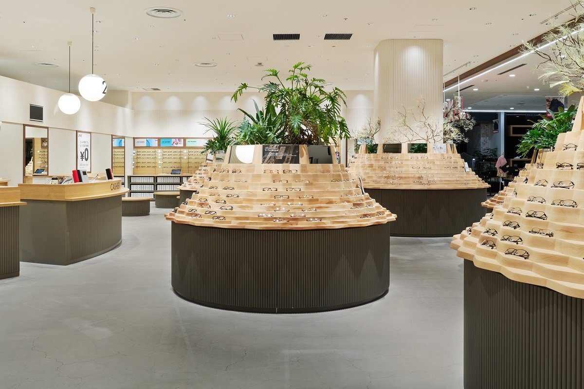 JINS NAMBA PARKS | KOMPAS