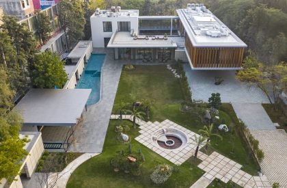 Earth and Glass House | Studio Lotus