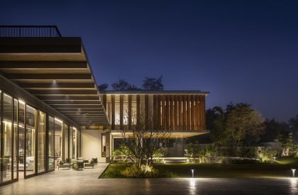 Earth and Glass House | Studio Lotus