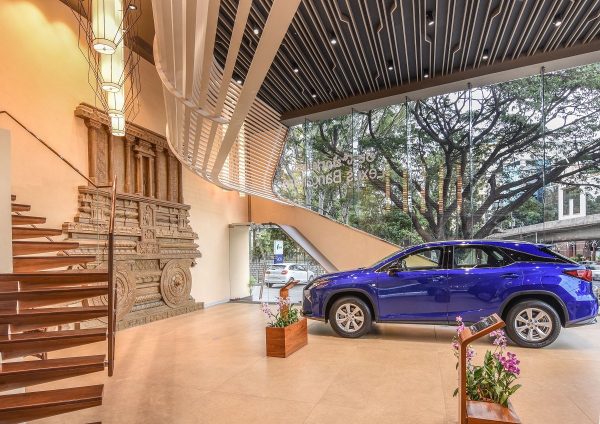 Lexus showroom | DS2 architecture