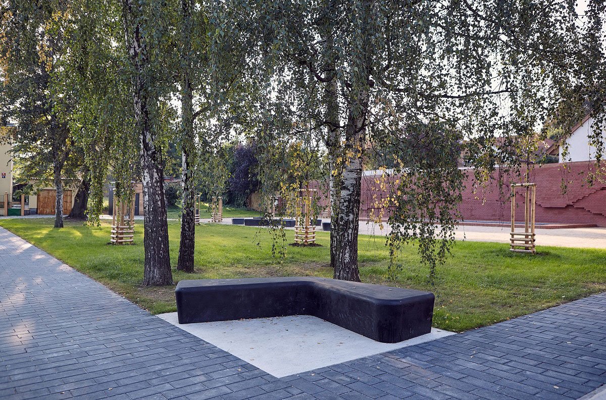 Revitalisation of Husův park - SUPERPOWER WALL | SKULL Studio