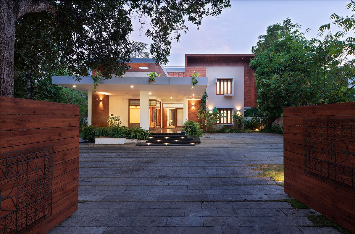 House Of Dappled Shadows: Nestled In The Mango Trees | Mudbricks