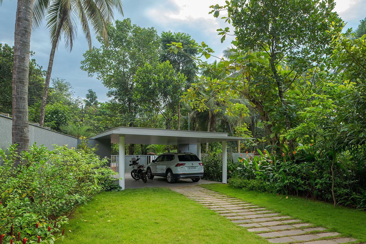 The Hidden House | LIJO.RENY.Architects