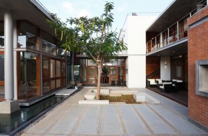 Weekend Home | Studio Motley