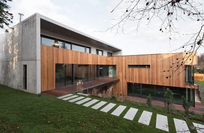 VILLA IN PRŮHONICE | Aulik Fiser Architekti