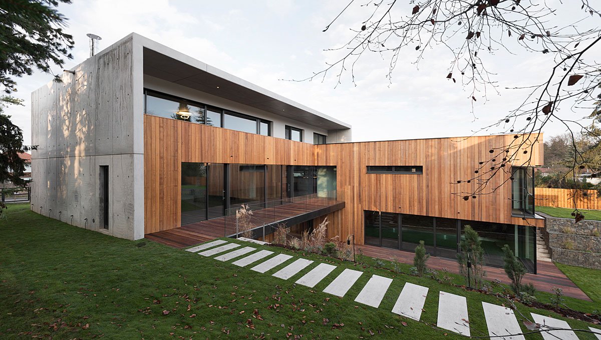 VILLA IN PRŮHONICE | Aulik Fiser Architekti