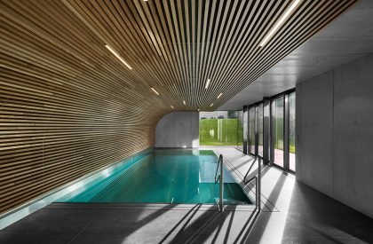 VILLA IN PRŮHONICE | Aulik Fiser Architekti