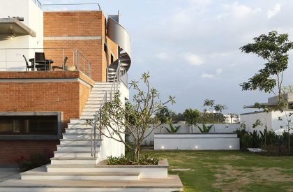 Weekend Home | Studio Motley