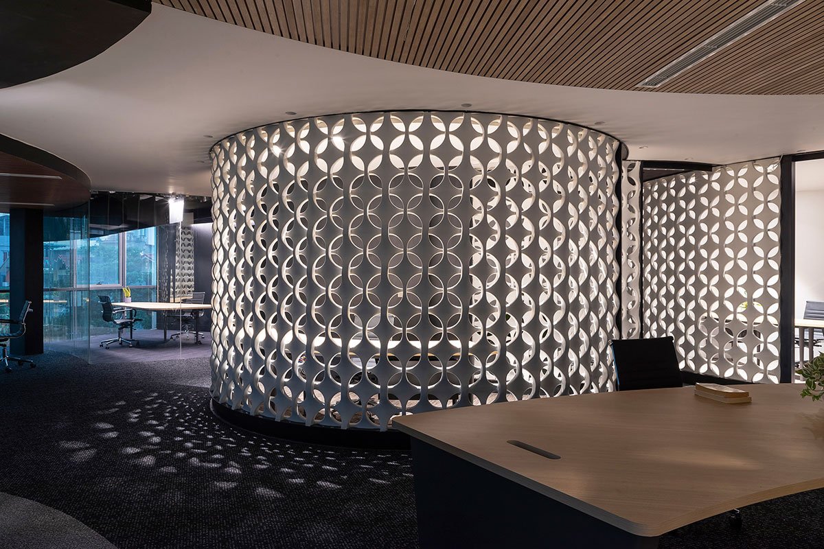 Woven Screen Office | Takashi Niwa Architects