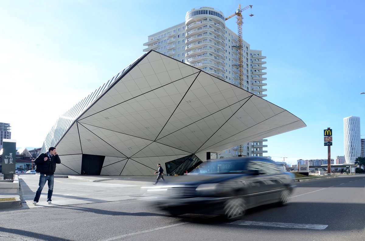 Fuel Station + McDonald’s | Khmaladze Architects
