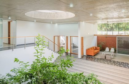 The Hunkered House | LIJO.RENY.architects